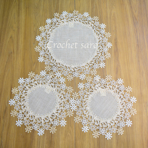 Daisy Flower Round 3 Piece Tablecloths Set